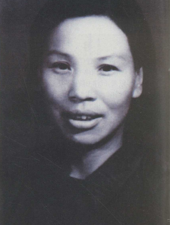 张文秋：毛泽东双重亲家，一生两次入狱，葬礼身披红色国旗_腾讯新闻