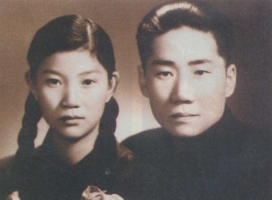 张文秋：毛泽东双重亲家，一生两次入狱，葬礼身披红色国旗_腾讯新闻