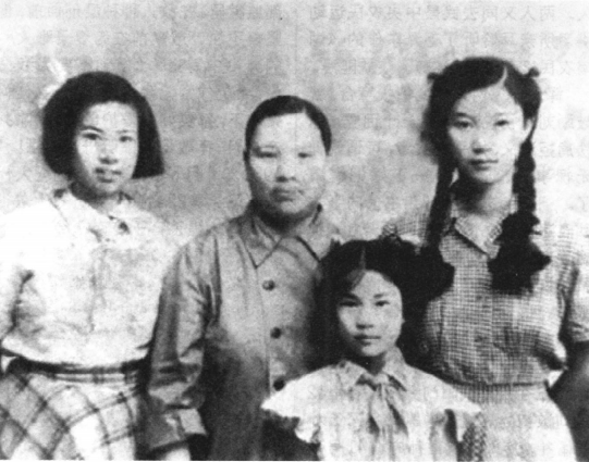 张文秋：毛泽东双重亲家，一生两次入狱，葬礼身披红色国旗_腾讯新闻
