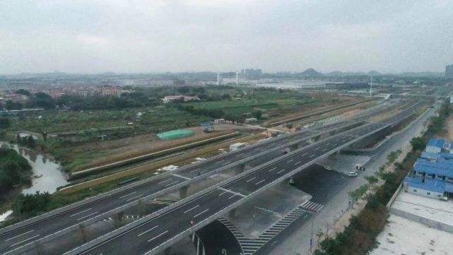 目前,南大干线金业大道至莲花大道工程(8标)已完成工程验收,春节前