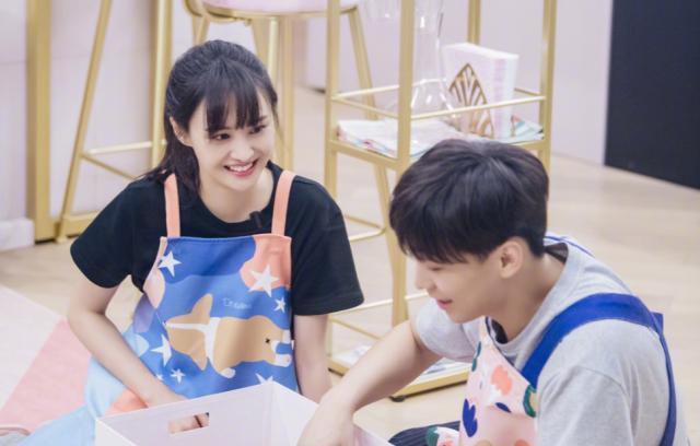 张恒郑爽生娃风波发酵,叶璇点赞在线吃瓜_腾讯新闻