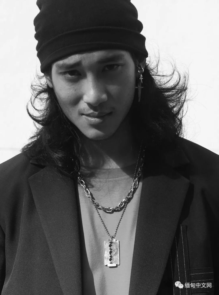 缅甸最帅男模出家了出家照被女粉看到后被称为地表最帅和尚