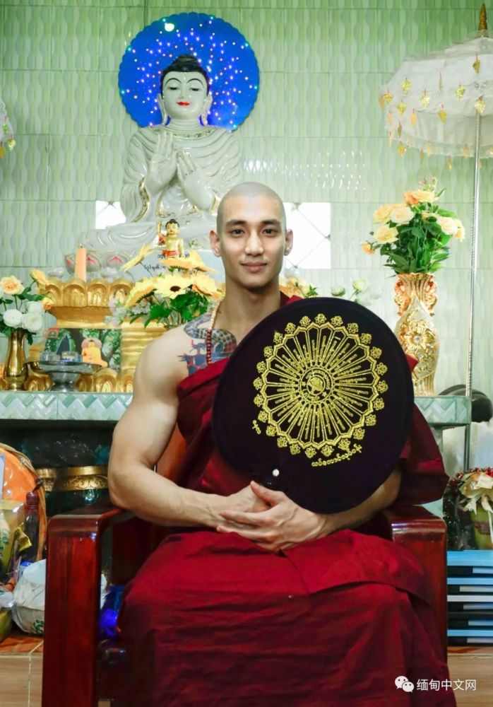 缅甸最帅男模出家了出家照被女粉看到后被称为地表最帅和尚