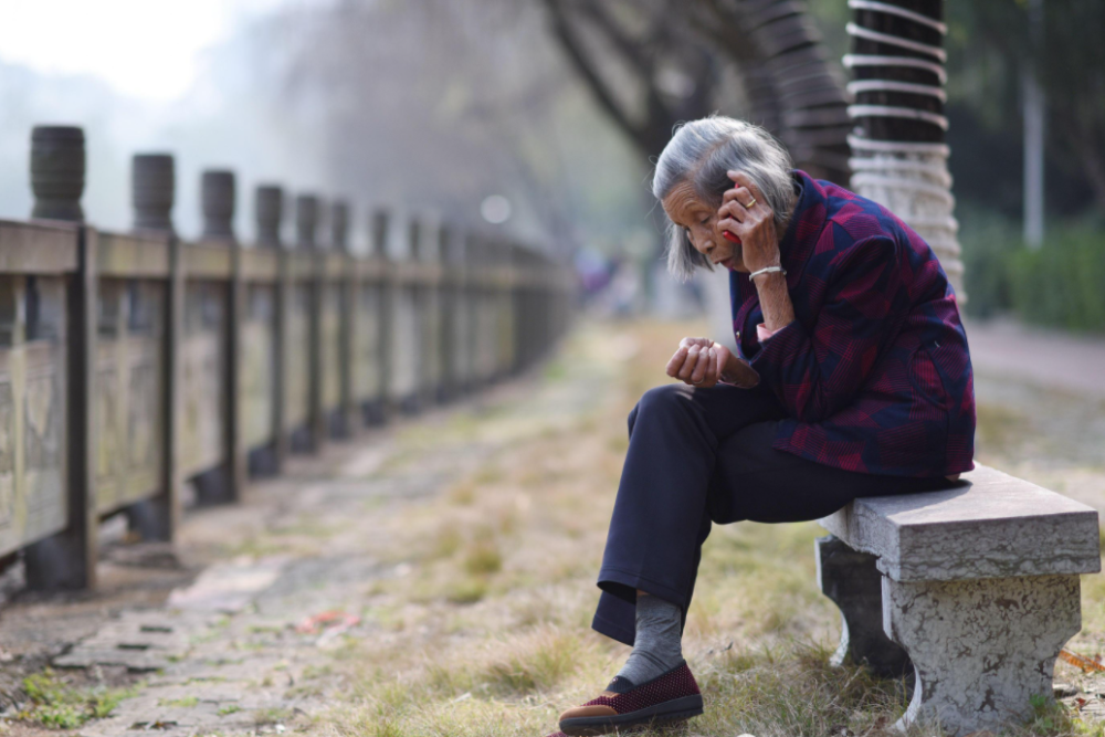 为我一夜愁白头的姑姑