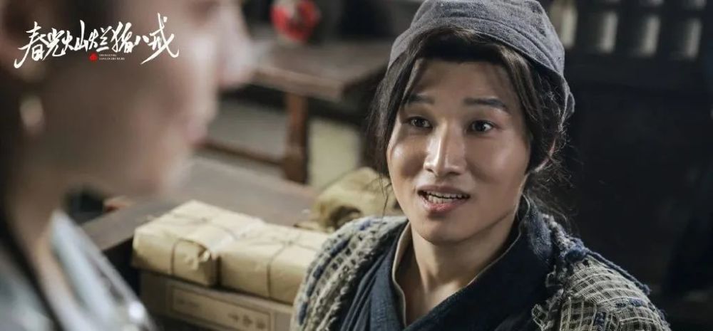 加上 导演蒋程此前仅执导过《校花大战外星人》这样的网大,从这里看