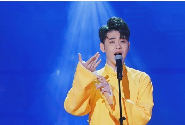 德云社58人加盟相声春晚,缺席的张云雷惊喜现身央视频