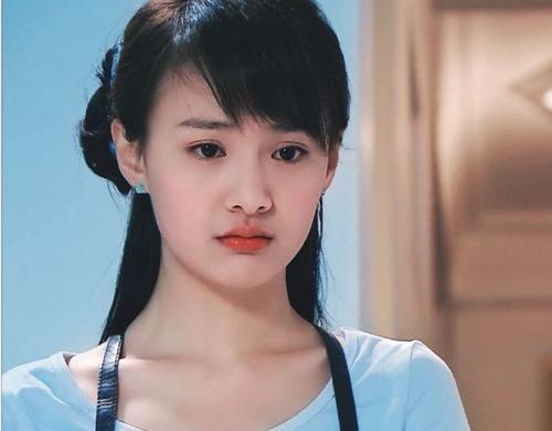 郑爽的疯癫与反常是源自原生家庭的病态