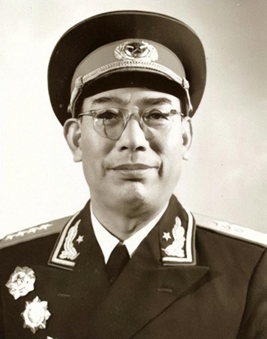 许光达妻子家道中落怕给他丢人,许光达:你永远都是将军夫人_腾讯新闻