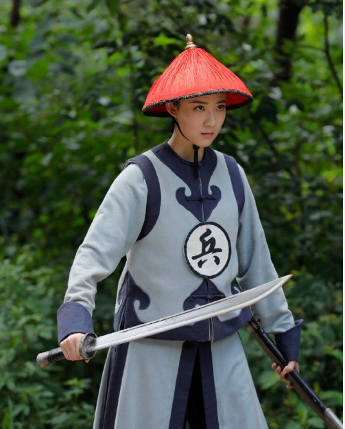 1999年出生的演员杨祺如演《鹿鼎记》中双儿走红,长相清纯漂亮_腾讯