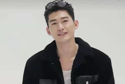 张翰评论区被围攻,粉丝让其帮帮郑爽还激动喊话:来场世纪大复合_腾讯