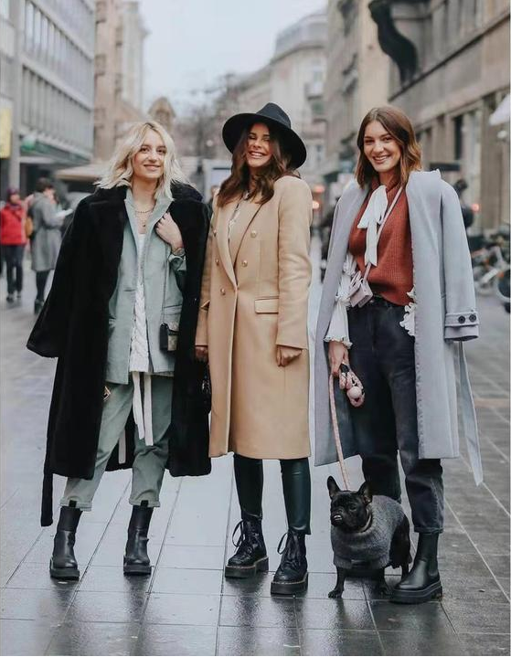 冬季个性时髦的逛街穿搭,少不了这2种搭配风格,保暖和时尚兼具
