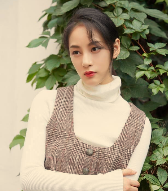 女演员自曝做医美失败,拍戏脸肿成松鼠太逗,网友调侃撞脸杜华