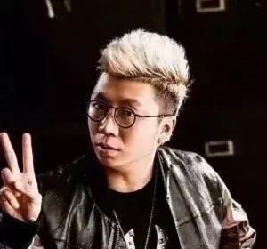 跨过鸭绿江是一部严肃的主旋律历史正剧但郑锐把该剧变成郑锐进