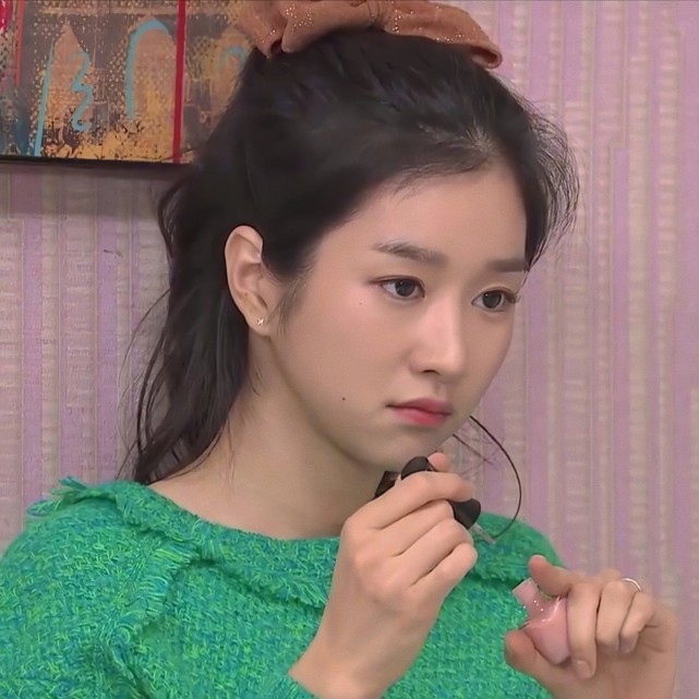 虽然是精神病也没关系高文英徐知睿高清头像壁纸