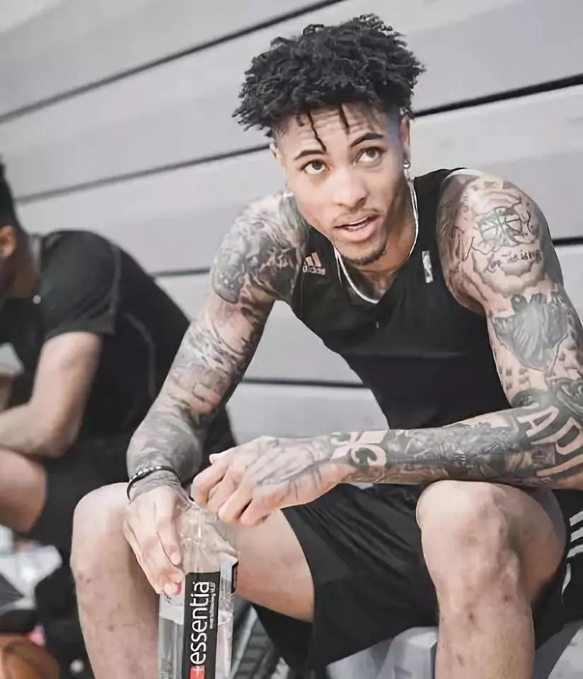 不甘充当赛场上的男模乌布雷打出自信勇士逆转湖人