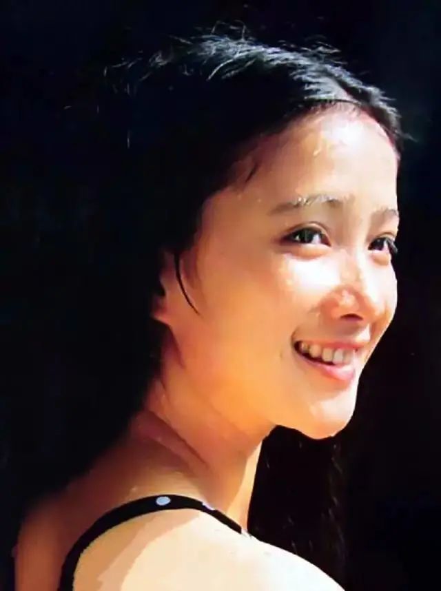 第一古典美女何晴演遍四大名著挂历售60万件三段感情很轰动