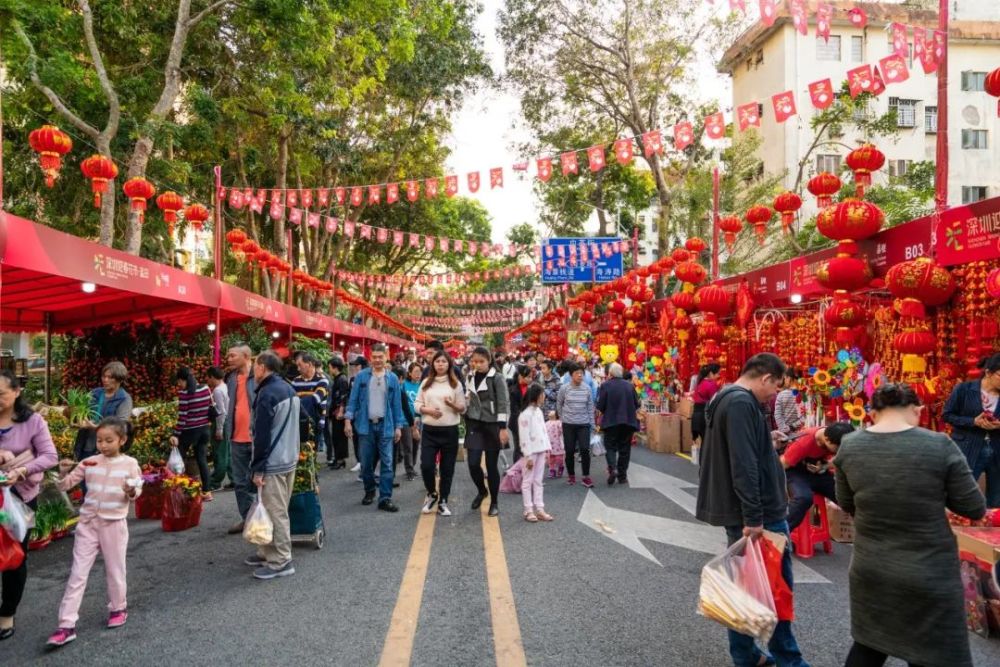 都有"行花街"传统 不过今年由于受疫情影响 近日,深圳,珠海,清远等地