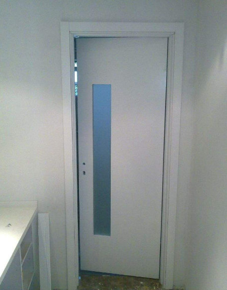 卫生间装修好了,门到底怎么开比较合适呢?看看吧!_腾讯新闻