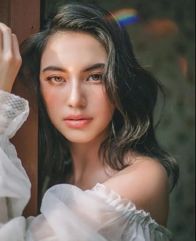 手滑"出道",撞脸jennie:好看小泰妹我get了!_腾讯新闻