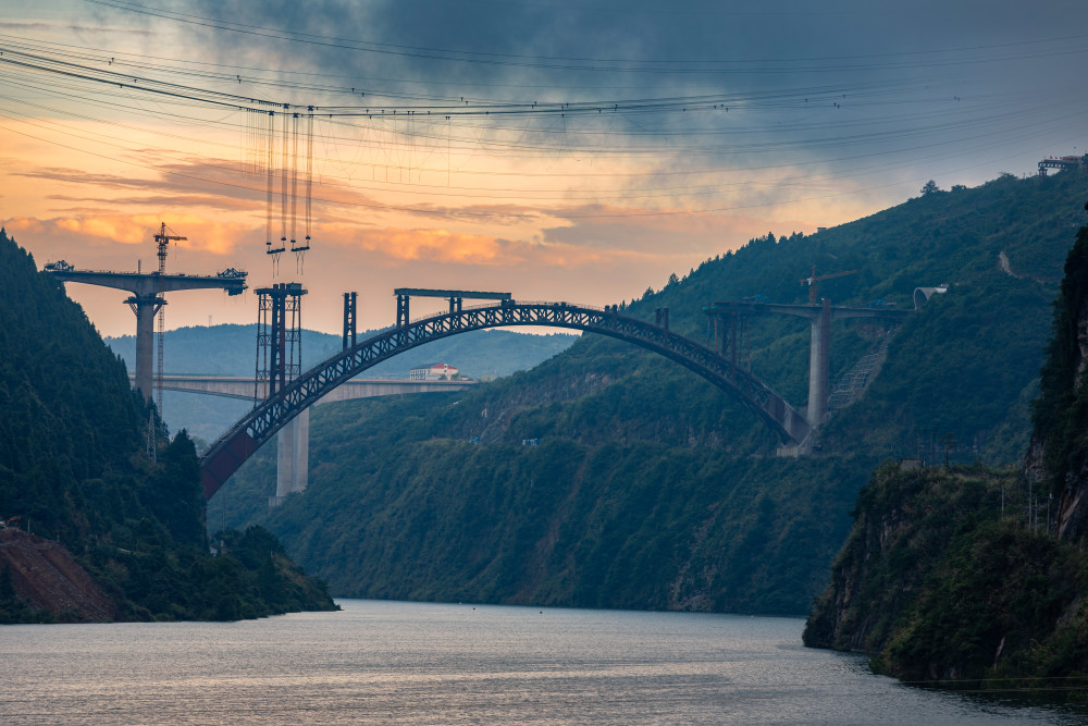 湖南高铁里程逼近2000公里 张吉怀铁路今年建成