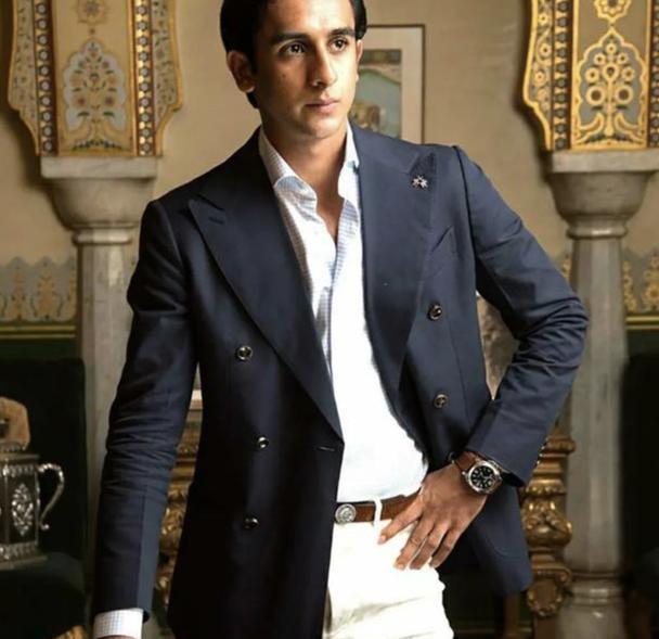 21岁印度土皇帝自称王子租宫殿支持女性慈善帅成杂志常客