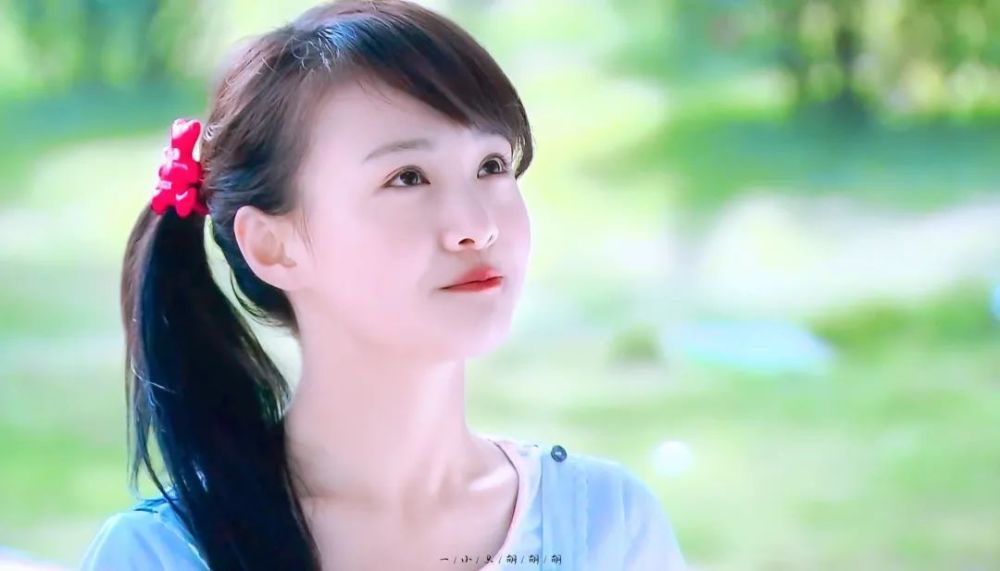 郑爽,《一起来看流星雨》里面的"楚雨荨",《画壁》里的仙女牡丹.