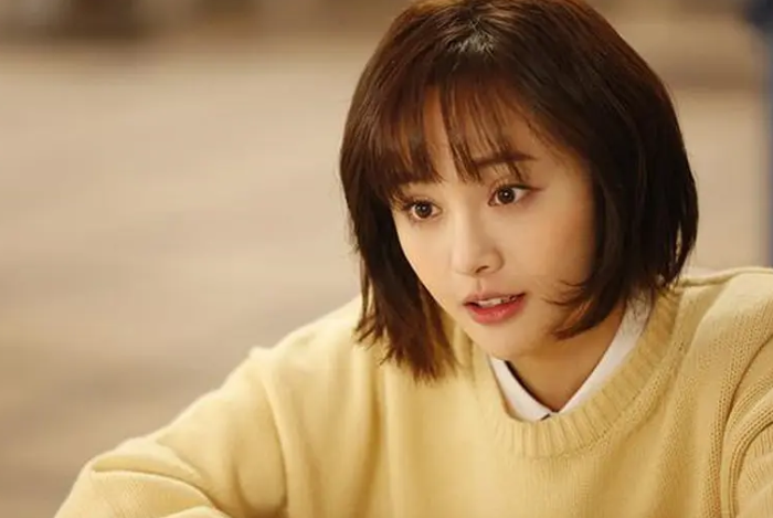 郑爽关注李钟硕十多天就取关,《翡翠恋人》开播怕是又无望了