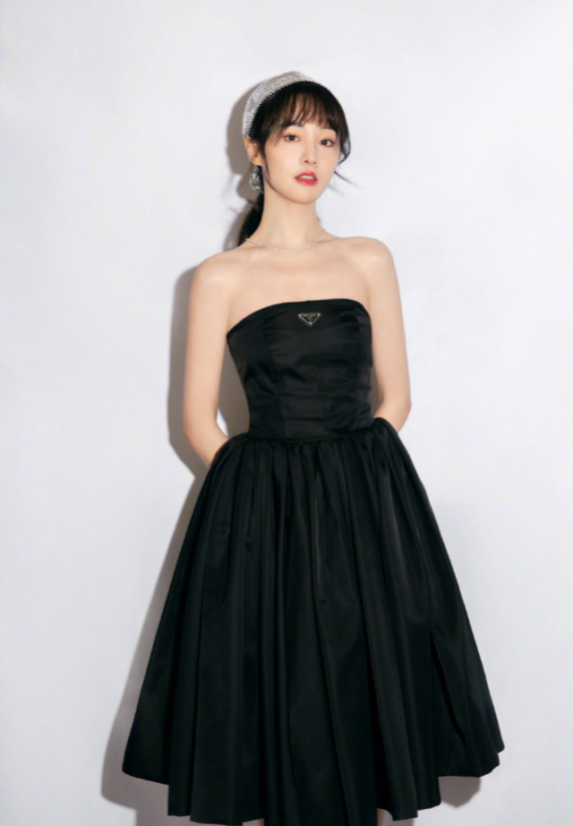 prada解约!郑爽默认代孕弃养,央视点名批判!她离封杀还远吗