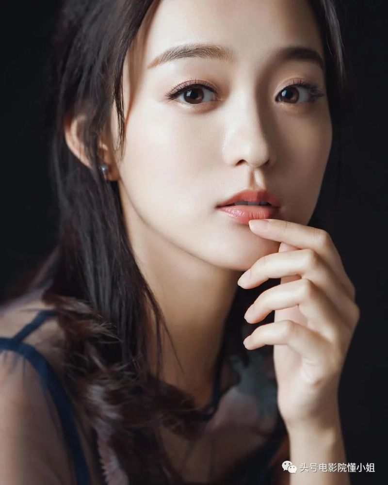 这位因角色袁媛被骂上网络热搜, 让人讨厌和反感的女演员就是,何泓姗.