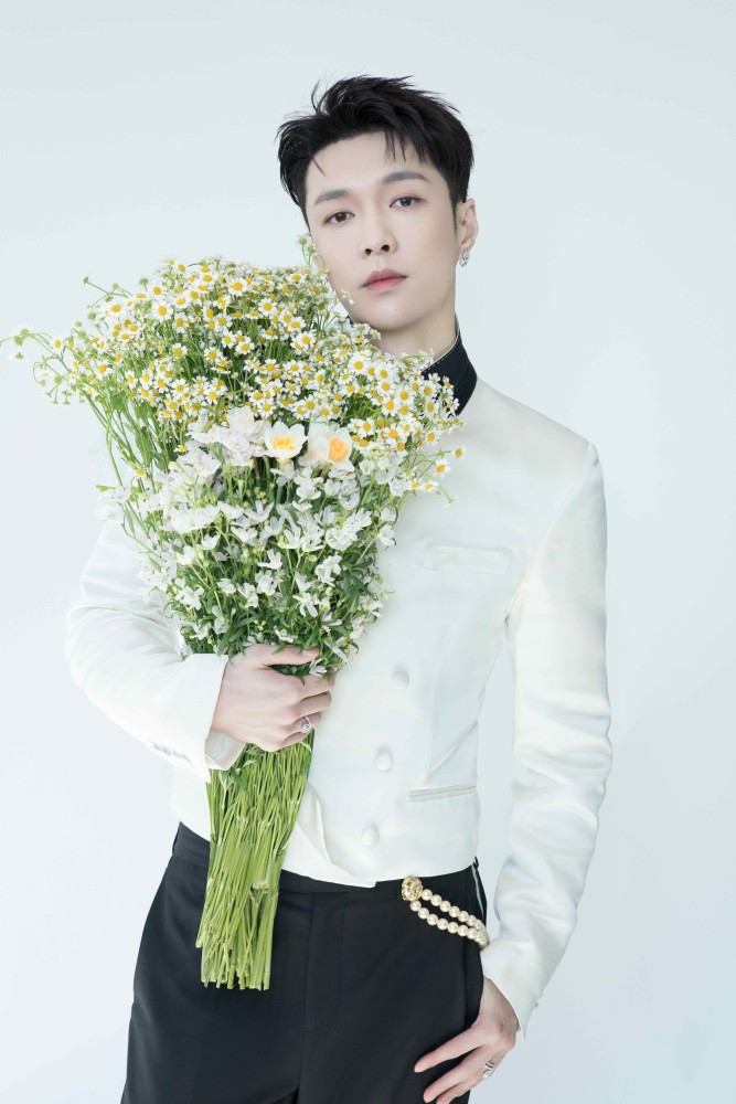 张艺兴荣获“年度最佳音乐制作人” 音乐作品屡获好评(图5)