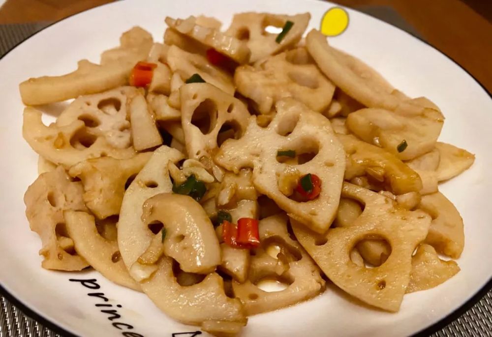 金平菜来自昨日的美食甜酸的炒藕片