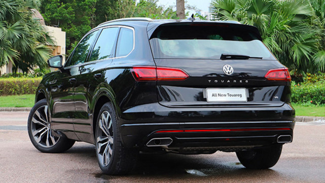 2021款大众途锐又出新车6298万起售升级触控方向盘