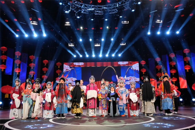 《星桥火树踏歌来——2021元宵晚会》录制完成