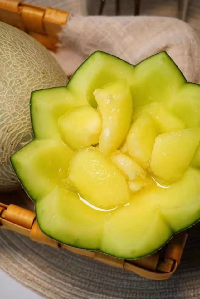 辰颐物语海南玫龙瓜脆嫩爽滑的果肉一秒化渣香甜的果汁