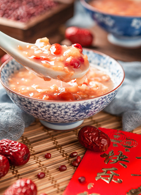 今日腊八这5种传统食物记得吃饮食顺应节气一家安康过新年