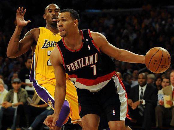 黄曼巴布兰登罗伊短暂6年生涯他一共赚到多少薪金