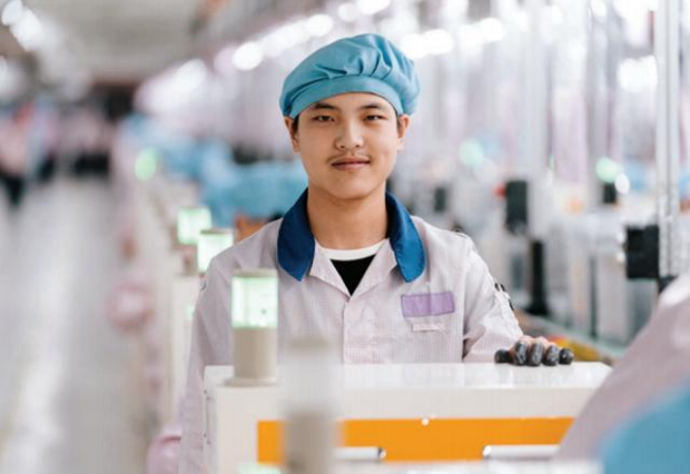 电子厂打工仔每天工作两班倒晒出当月工资条网友看完心情复杂