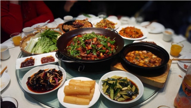 退休后,就算闲着没事干,也尽量别去这3种饭局,免得惹麻烦!