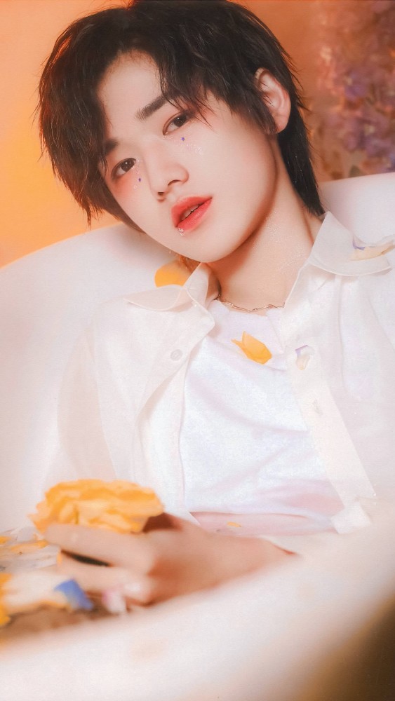 宋亚轩高清壁纸