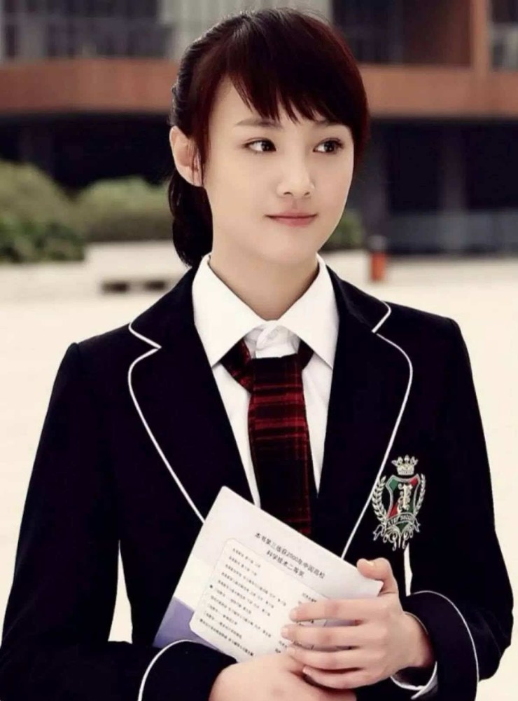 郑爽代孕事件再次发酵把孩子送人是好事这三观很郑爽