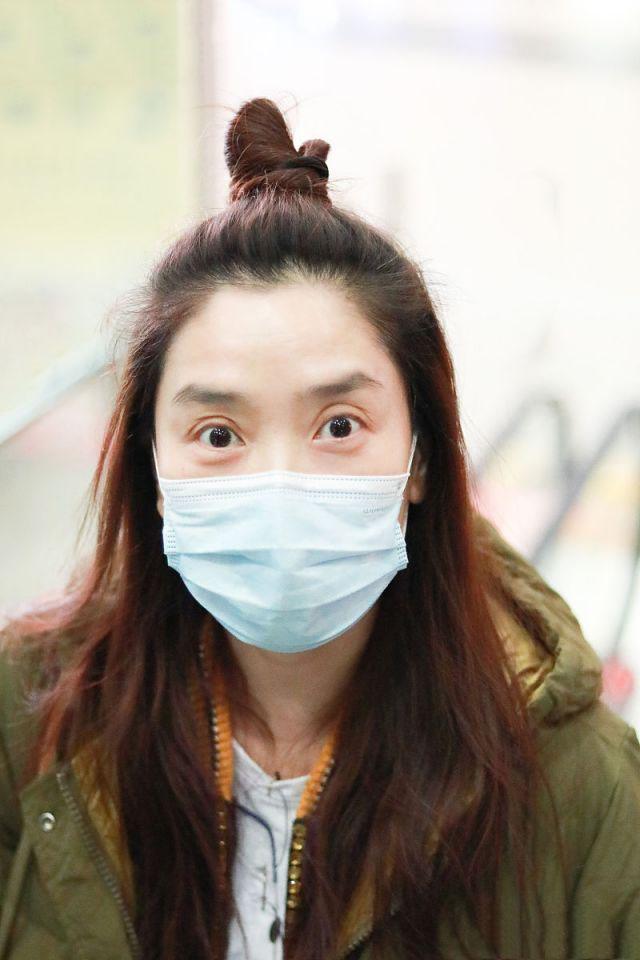 玲花穿军大衣配道姑头本以为会很土效果意外高级贵气