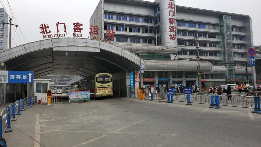 返乡旅客成都北门客运站乘车需亮码通行开通老年人绿色通道