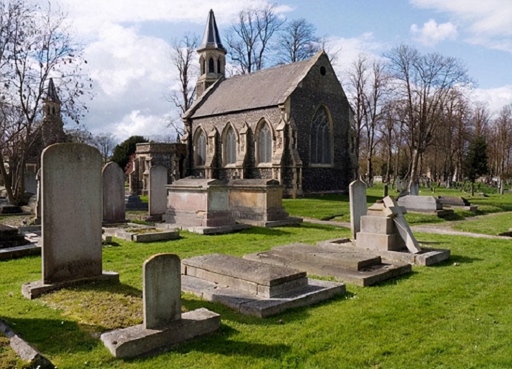 妻子去世后,他为妻子守墓20年,风雨无阻至死方休_腾讯新闻