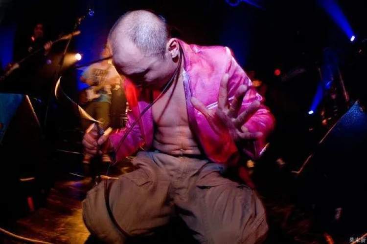 顶马原主唱陆晨专访朋克之后的上海小市民