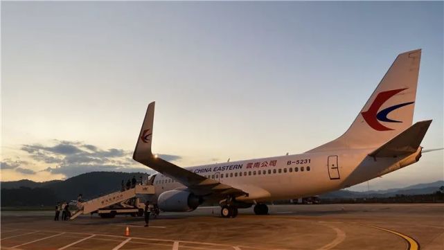 记者从普洱思茅机场获悉,广州普洱,长沙普洱等航线的客流量比较平稳