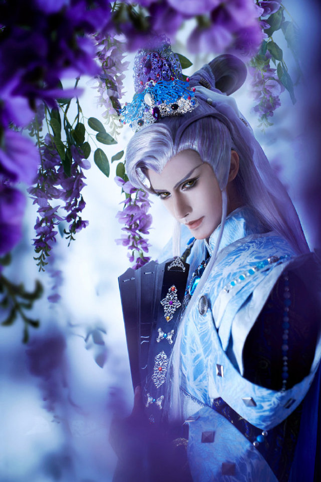 心动颜值级大片金光布袋戏慕容宁cos眼神太有吸引力