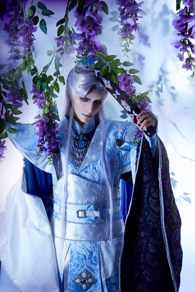 心动颜值级大片金光布袋戏慕容宁cos眼神太有吸引力