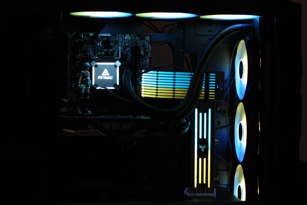 机箱通透,水冷好用,发光体聚集打造"光污染"_腾讯新闻