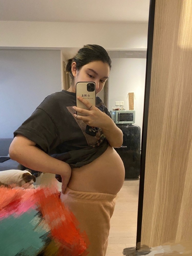 李雨桐官宣生女薛之谦曾逼她打掉7月大孩子称孩子是过街老鼠