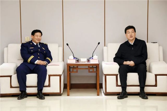 期间,陆军还会见了兰州市委常委,新区党工委书记杨建忠,党工委副书记